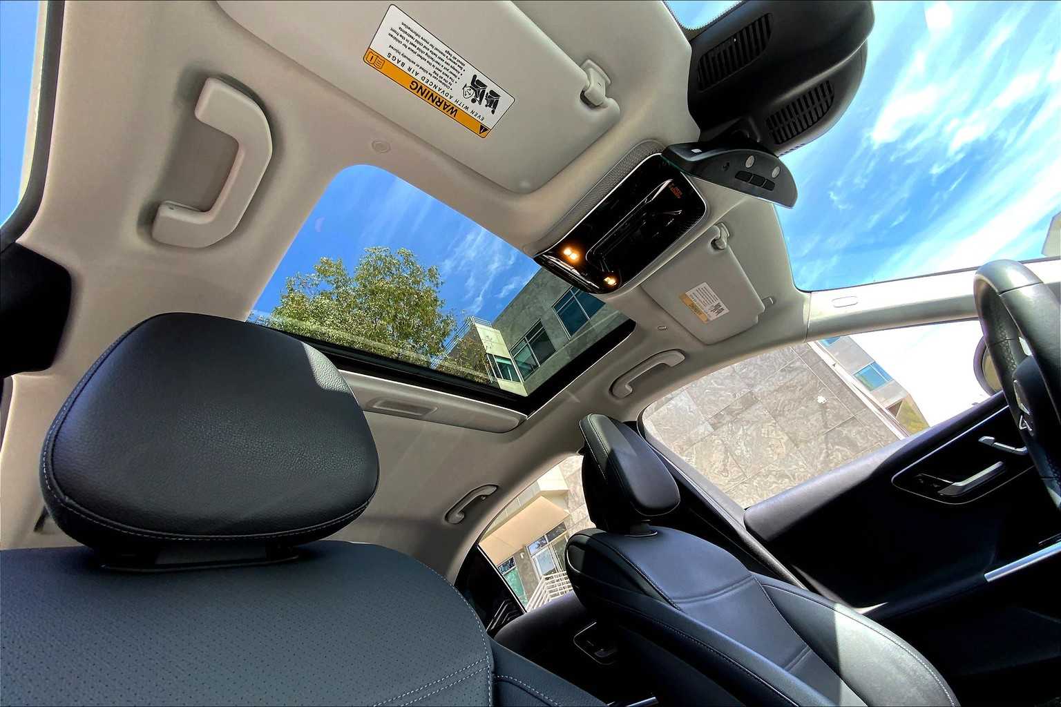 2022 Mercedes Benz C 300 photo 12