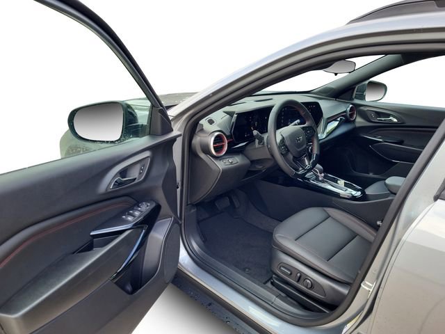 2025 Chevrolet Trax RS photo 9