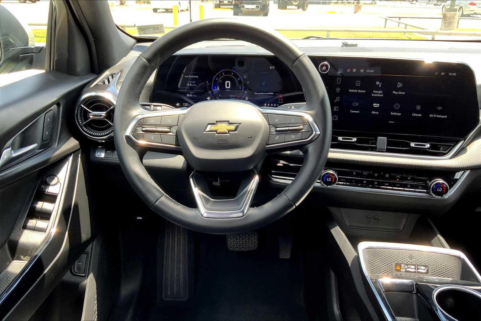 2025 Chevrolet Equinox LT photo 4