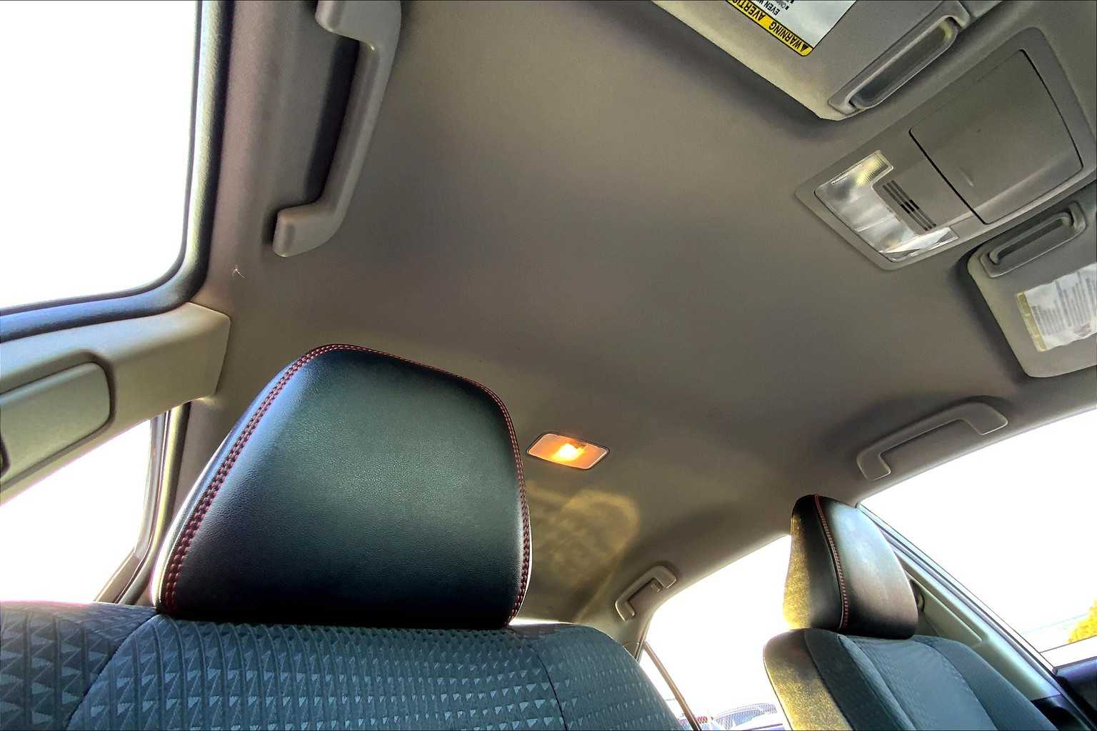2015 Toyota Camry SE photo 13