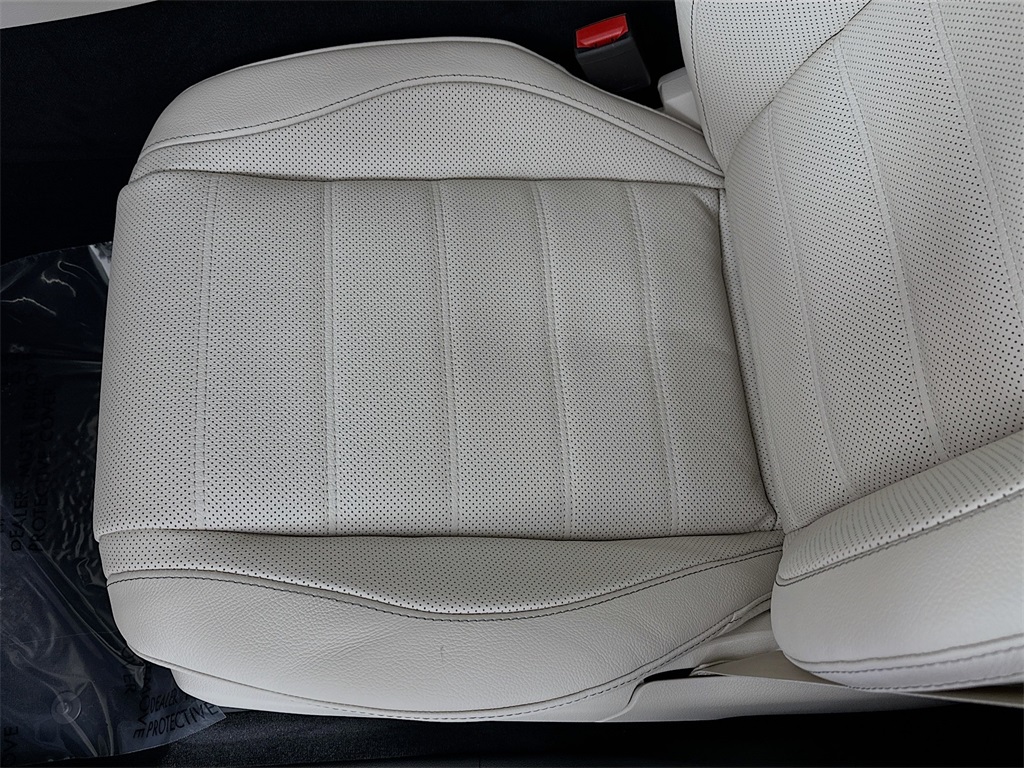 2026 Mercedes Benz GLS 580 4MATIC photo 18