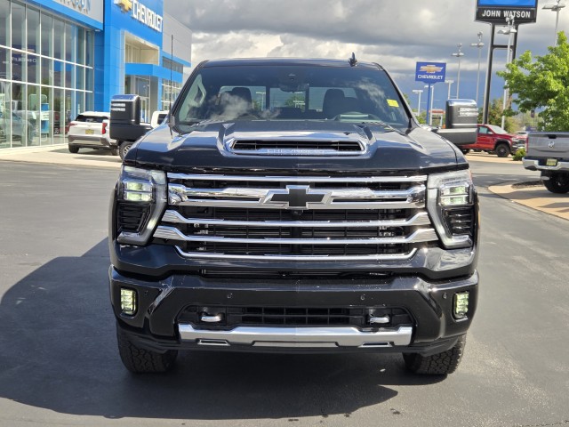2025 Chevrolet Silverado 3500HD High Country photo 3