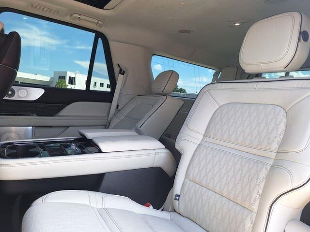 2020 Lincoln Navigator Black Label photo 23