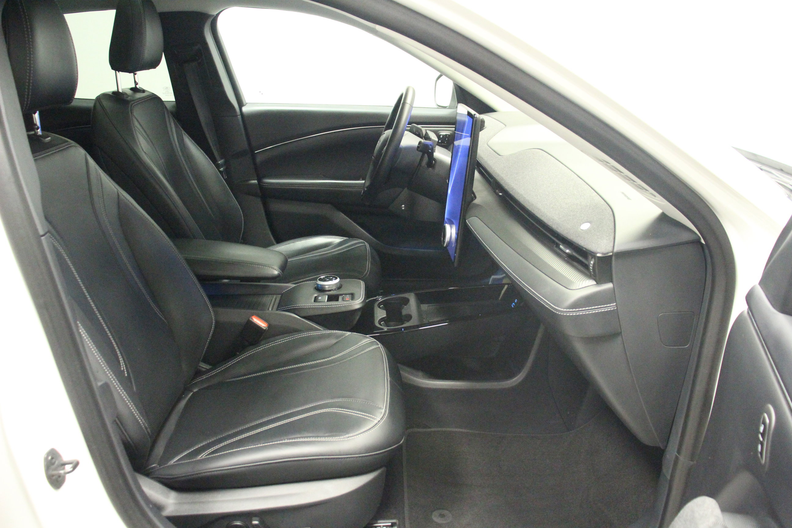 2023 Ford Mustang Mach-E Premium photo 13