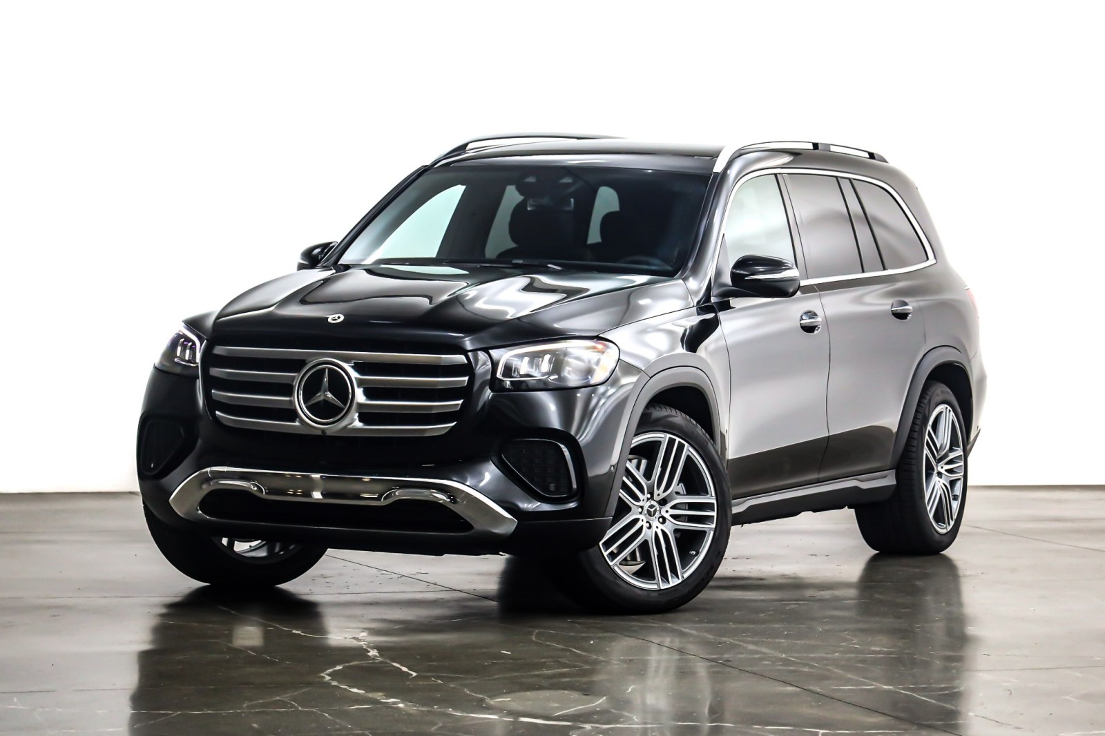 2025 Mercedes-Benz GLS Base's photo