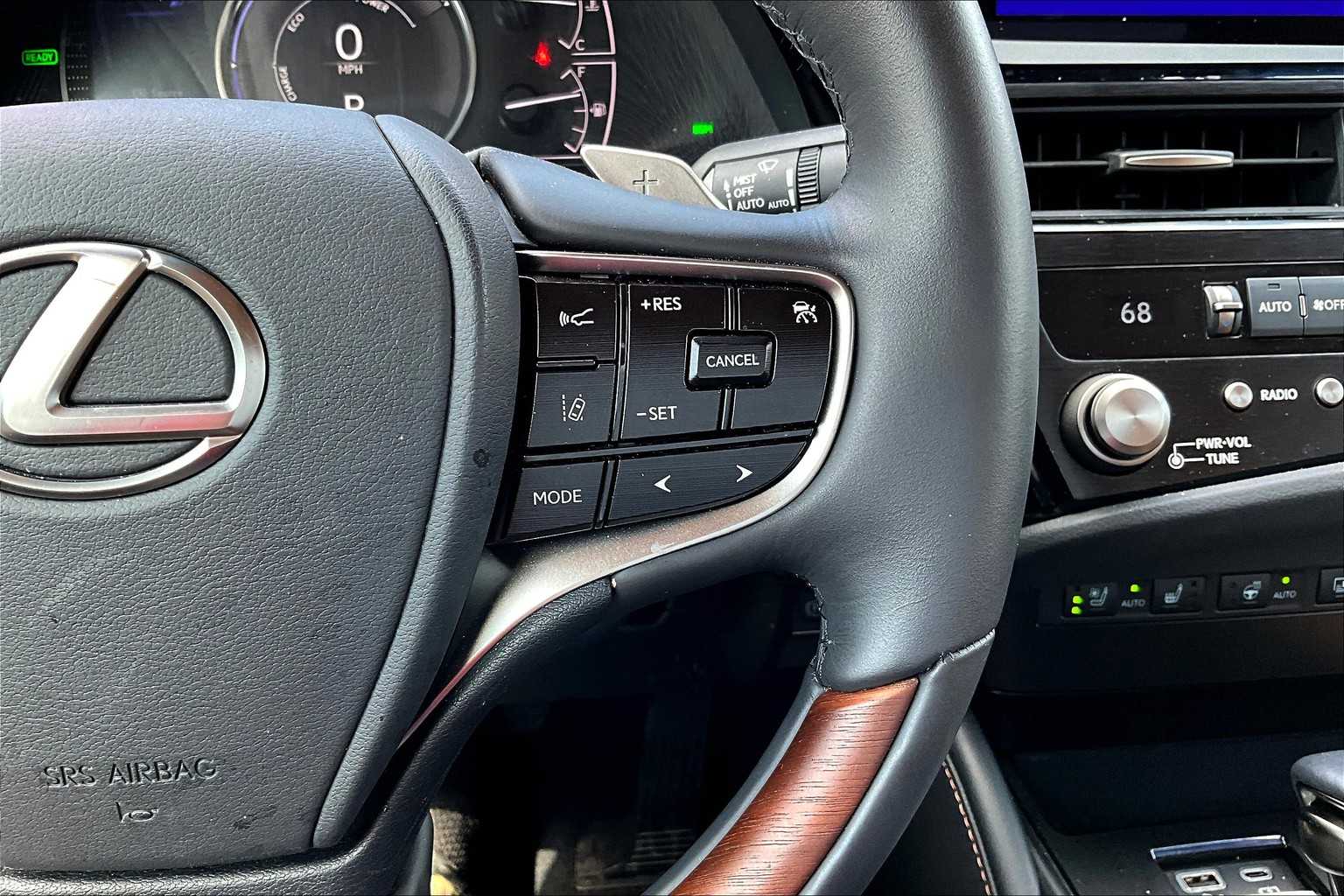 2025 Lexus ES Luxury photo 22