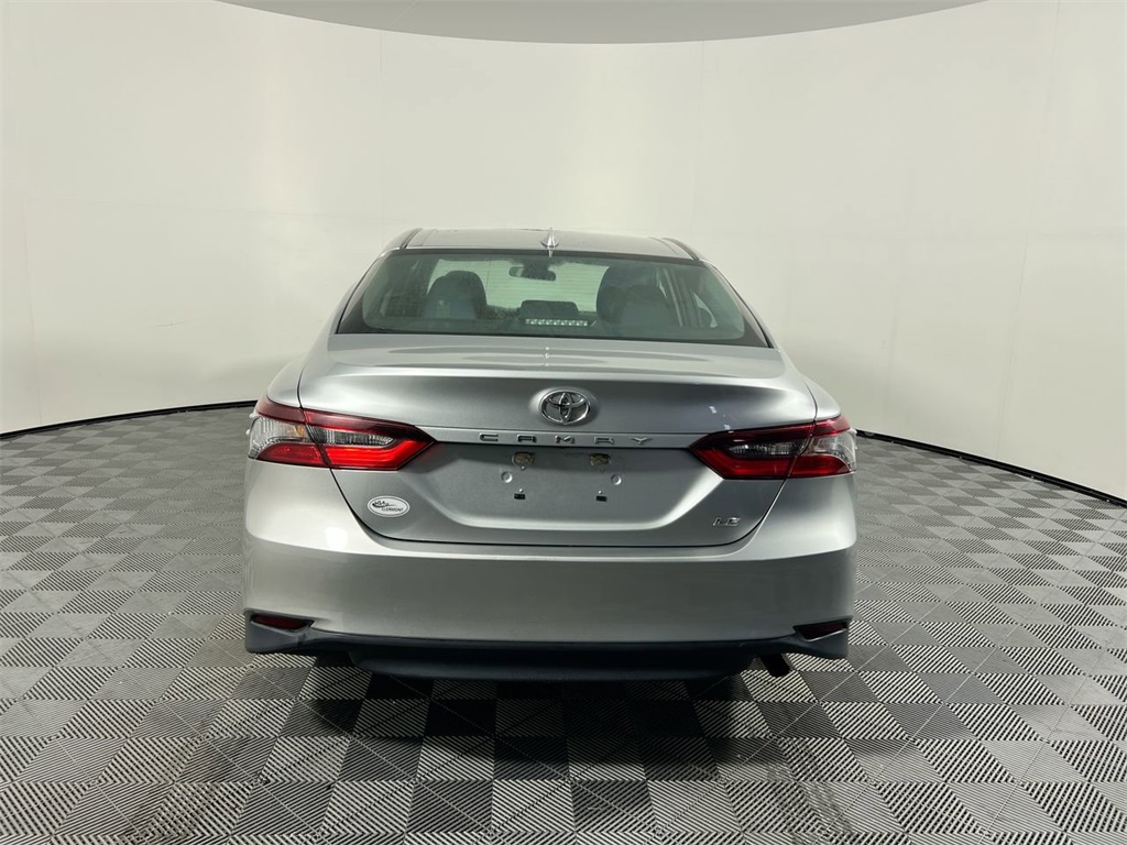 2021 Toyota Camry LE photo 4