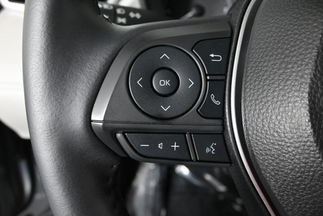 2024 Toyota Corolla Cross LE photo 14