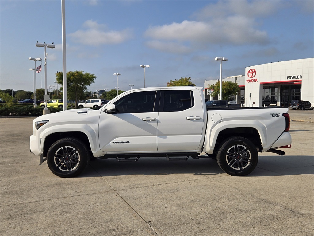 2025 Toyota Tacoma TRD Sport photo 4