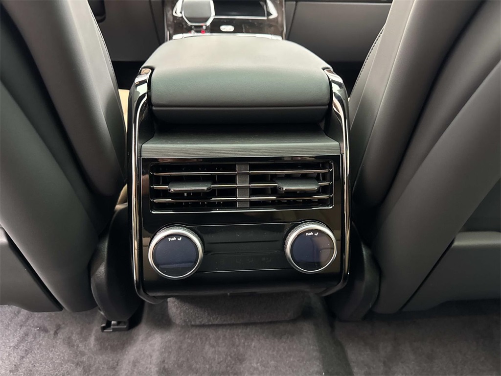 2025 Land Rover Range Rover Sport SE photo 16