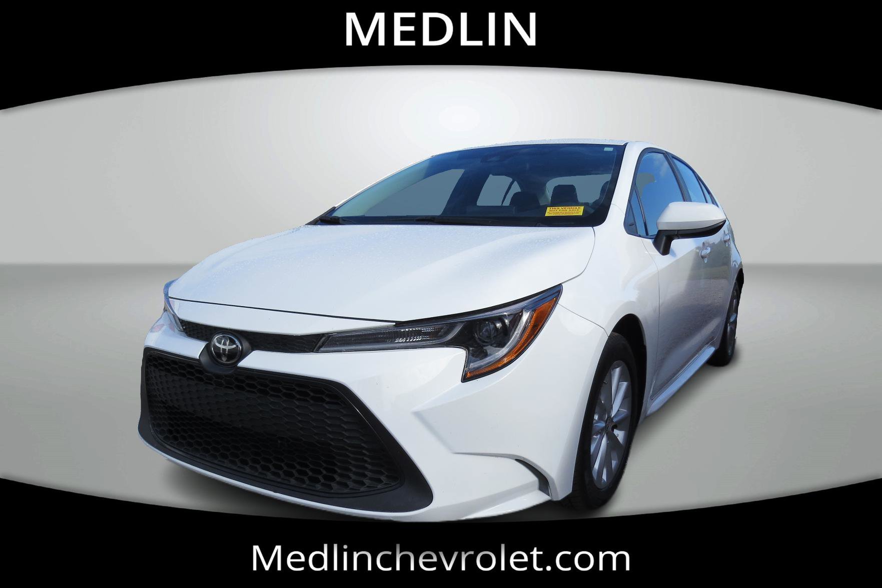 2022 Toyota Corolla LE photo 3