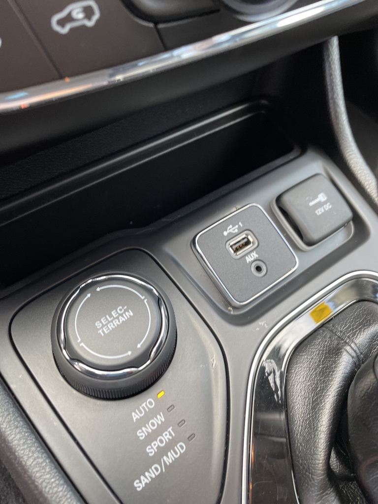 2019 Jeep Cherokee Limited photo 9