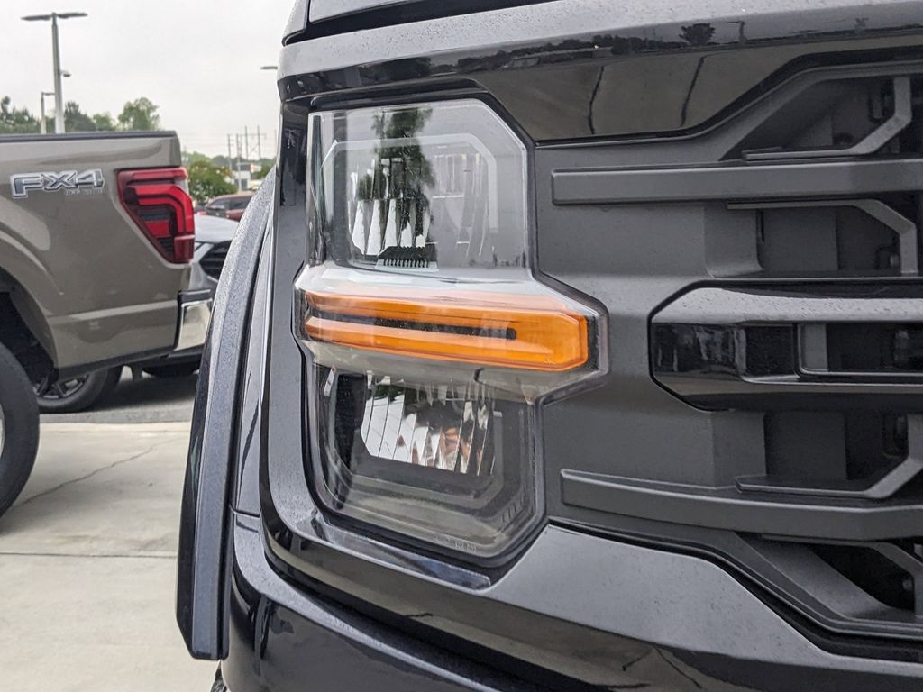 2025 Ford F-150 XLT photo 8