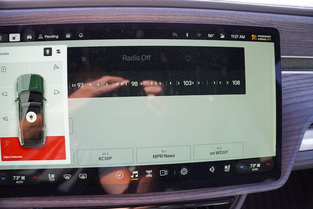 2023 Rivian R1S Adventure photo 25