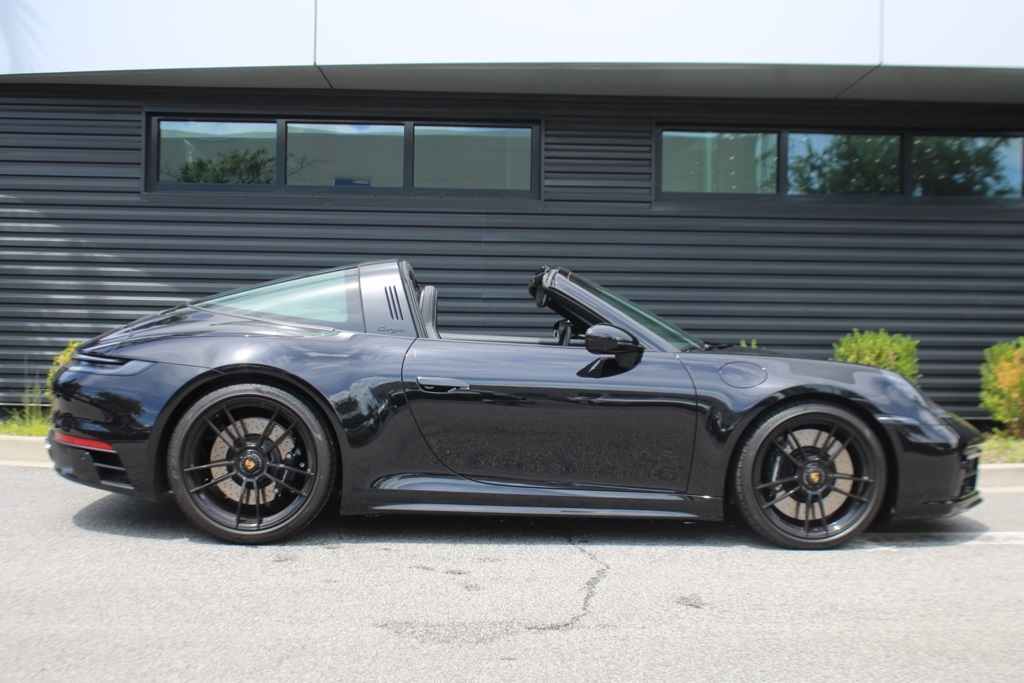 2023 Porsche 911 Targa 4 GTS photo 9