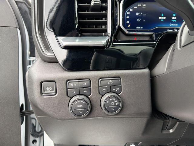 2025 CHEVROLET SILVERADO - Image 18