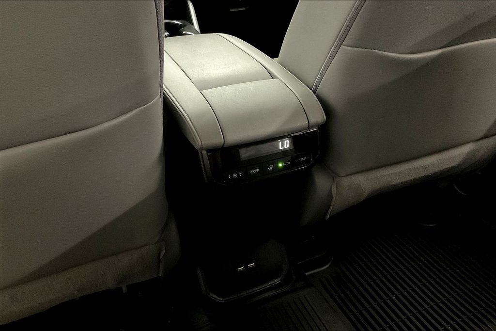 2021 Toyota Highlander Hybrid XLE photo 33