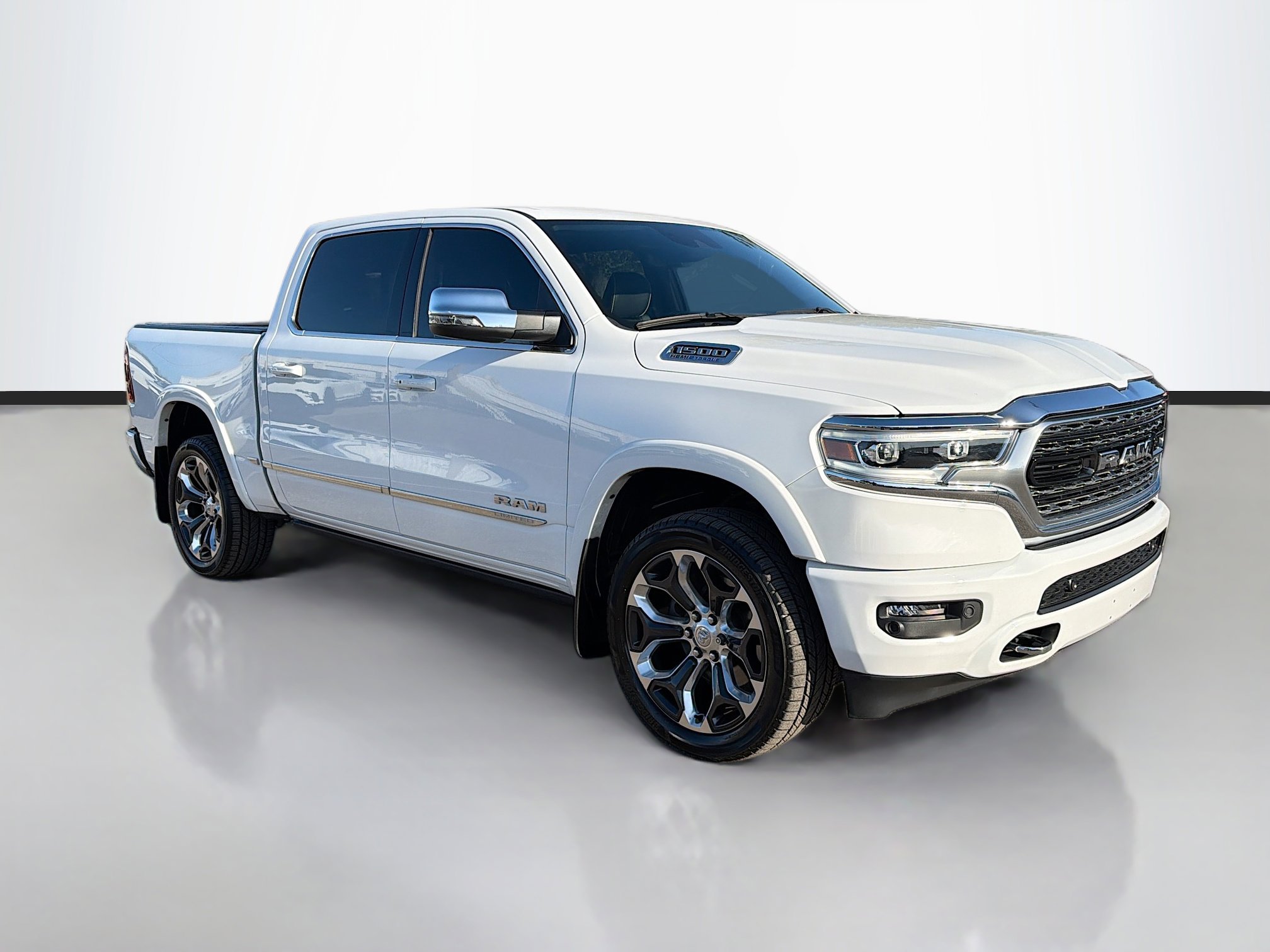 2023 RAM Ram 1500 Pickup Limited's photo