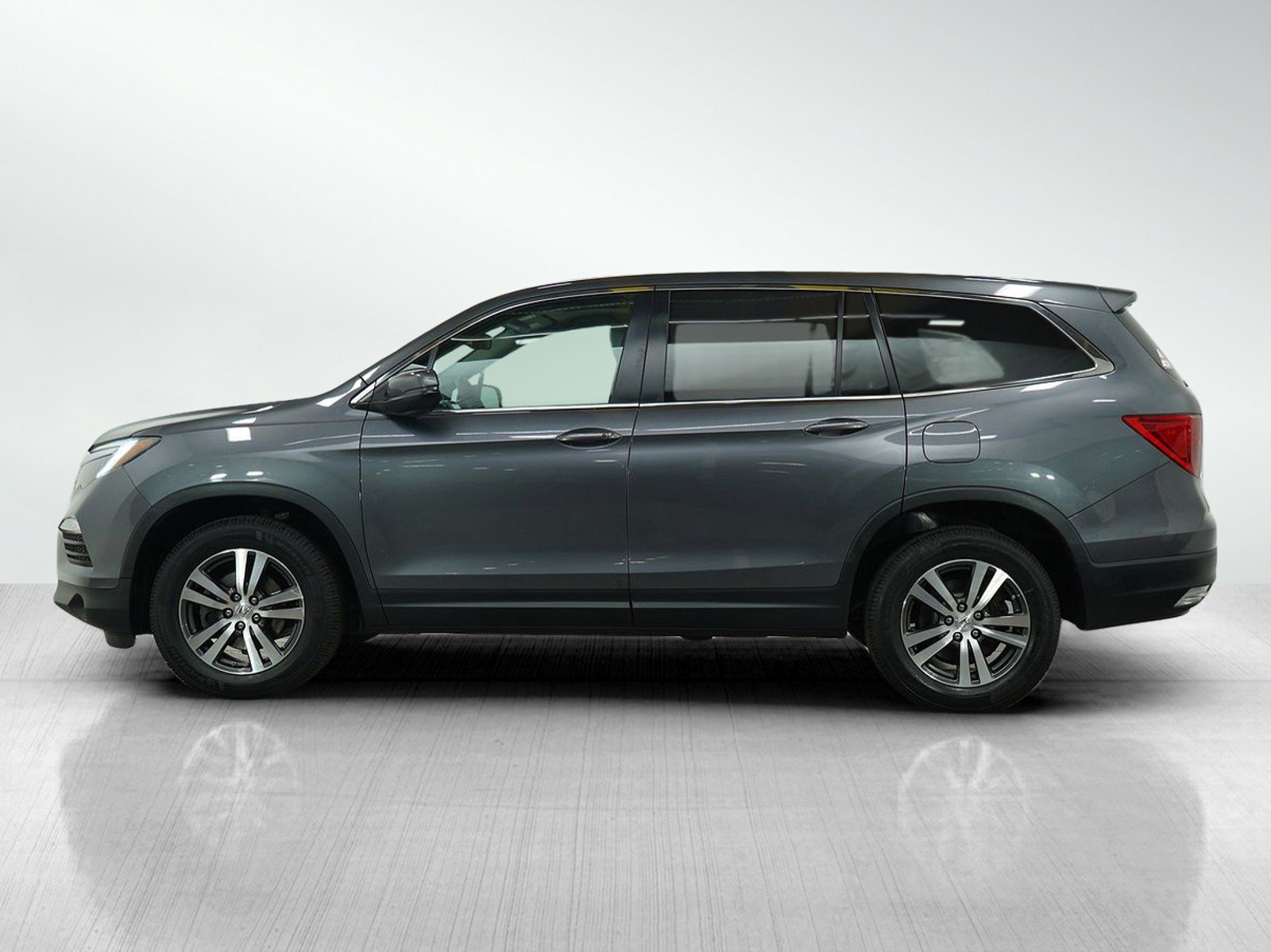 Used 2018 Honda Pilot EX-L with VIN 5FNYF6H79JB012933 for sale in Bloomington, Minnesota