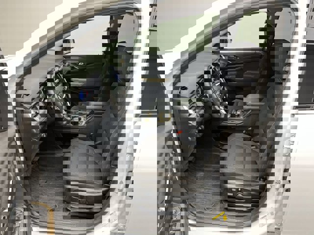 2023 Gmc Acadia SLE photo 2