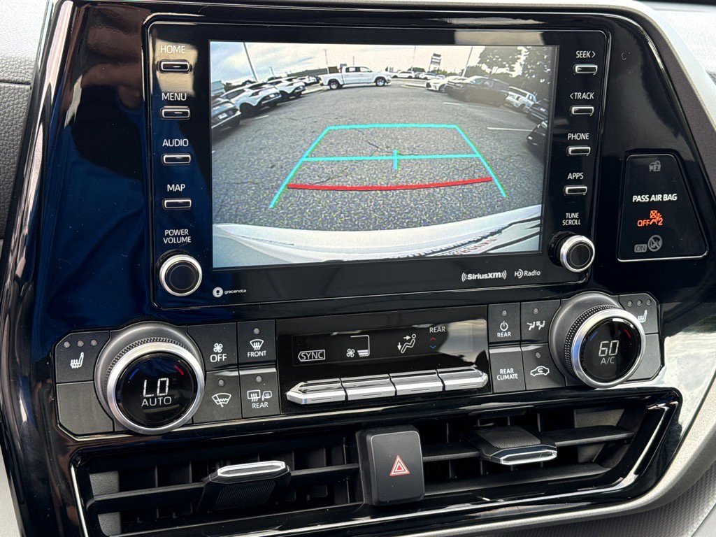 2022 Toyota Highlander XLE photo 4