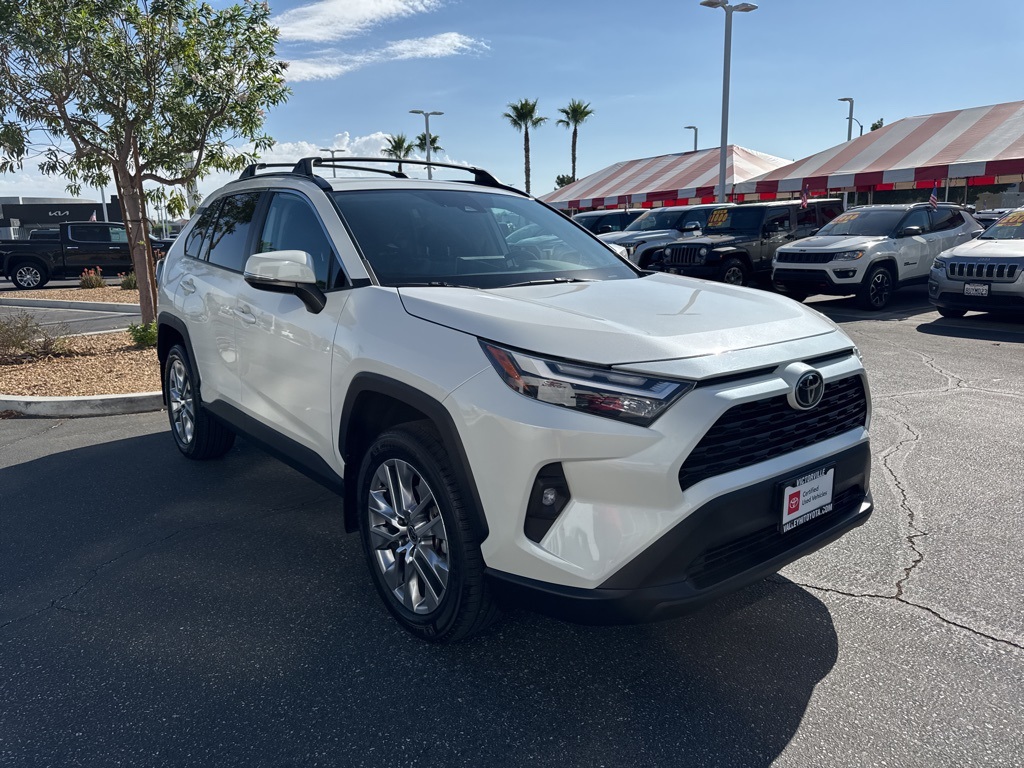 2022 Toyota RAV4 XLE Premium photo 4