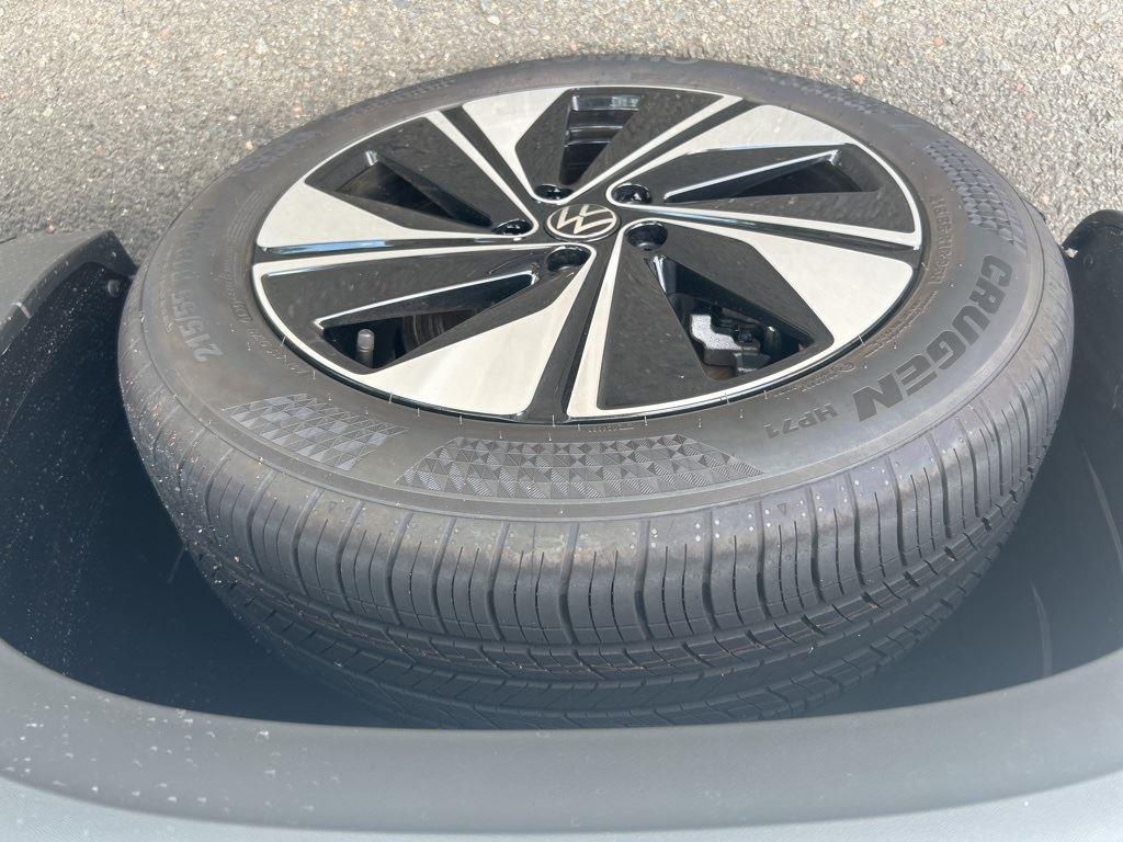 2025 Volkswagen Taos SE photo 7