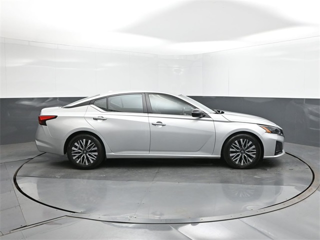 2024 Nissan Altima 2.5 SV photo 18