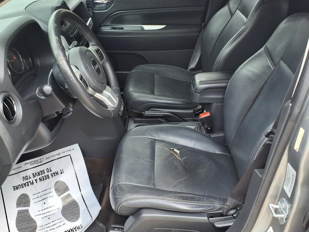 2015 Jeep Compass Latitude photo 17