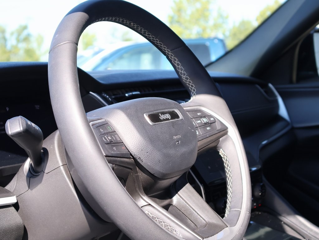2024 Jeep Grand Cherokee Altitude photo 25