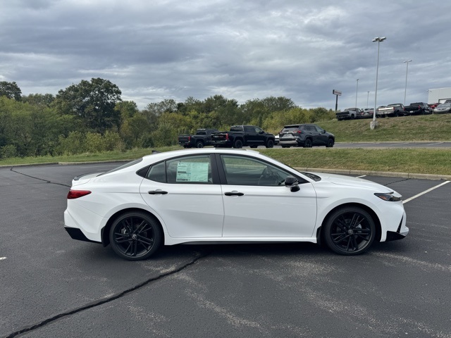 2026 Toyota Camry SE photo 2