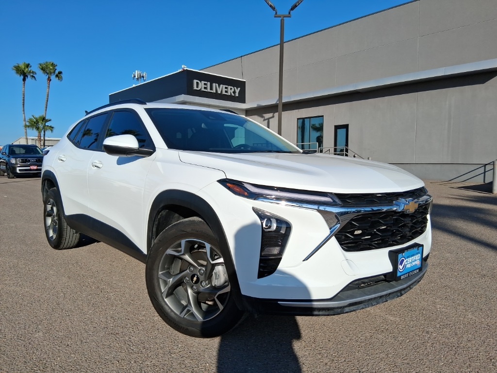 2025 Chevrolet Trax LT's photo