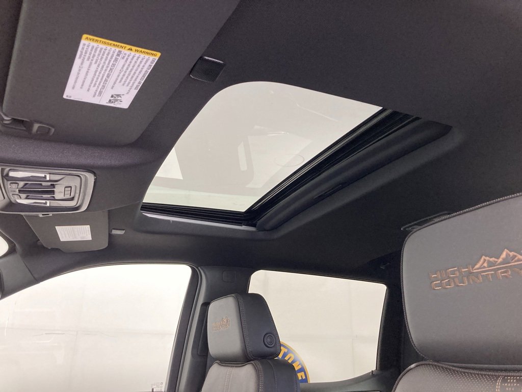 2026 Chevrolet Silverado 1500 High Country photo 3