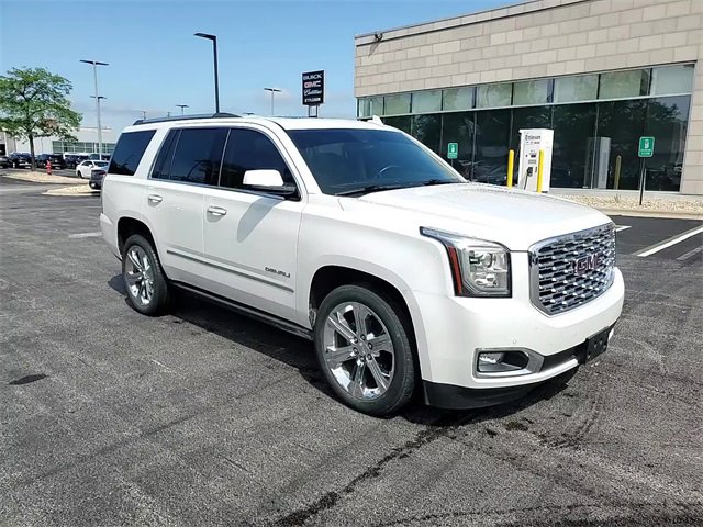 Used 2018 WHITE FROST TRICOAT GMC Denali image 1