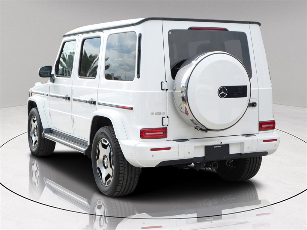 2025 Mercedes Benz G 550 photo 2