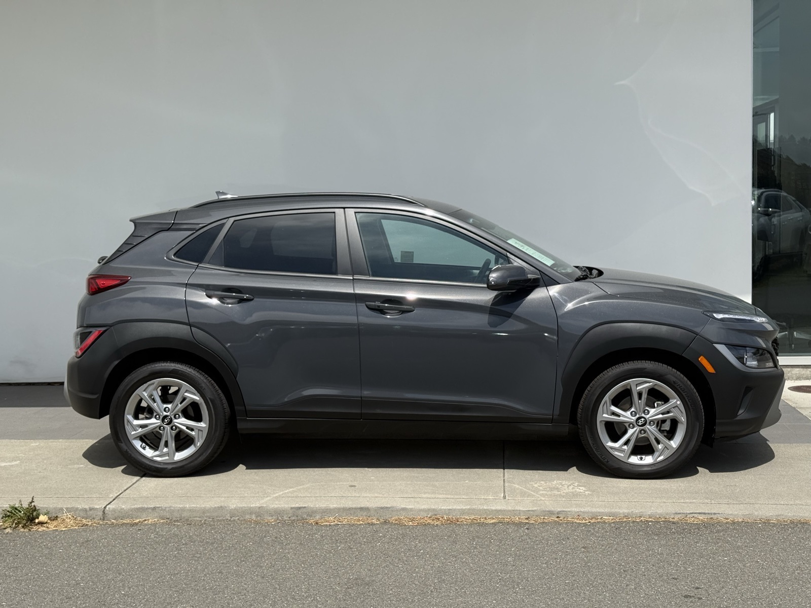 2023 Hyundai Kona SEL photo 2
