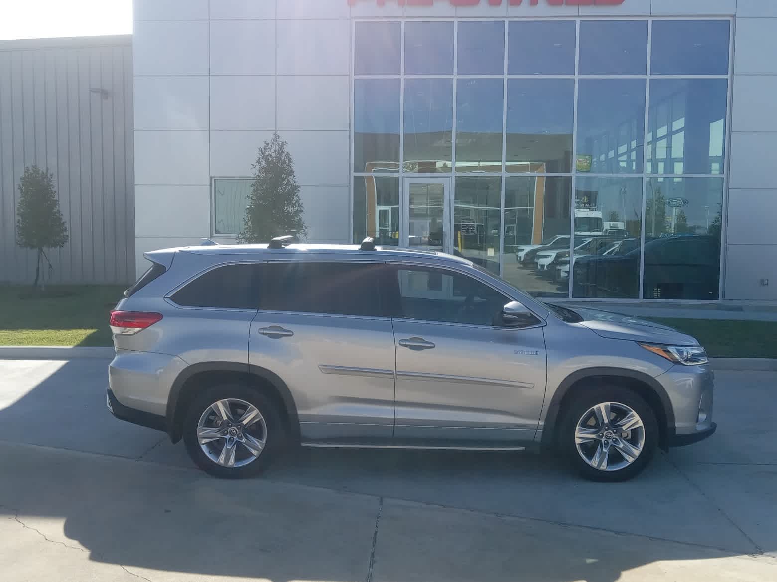 2019 Toyota Highlander Limited's photo