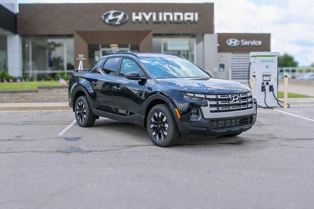 New 2025 Black Hyundai SEL FWD image 1