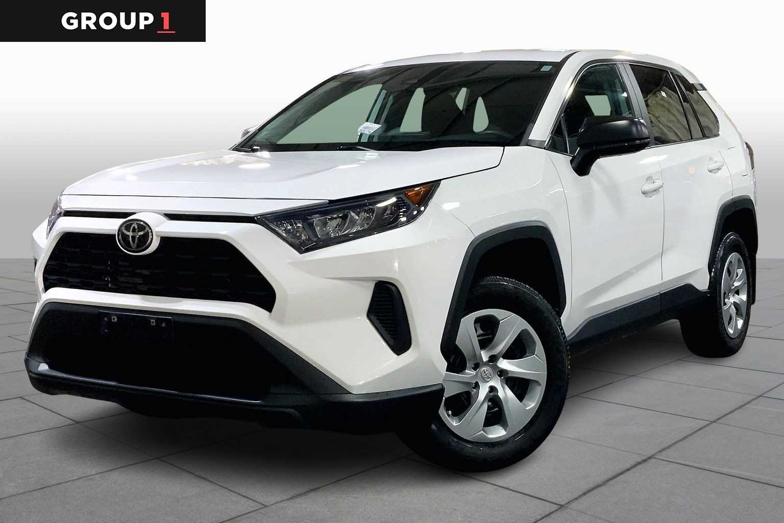 2022 Toyota RAV4 LE's photo