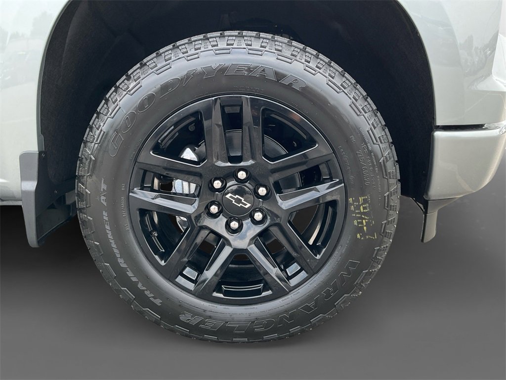 2025 Chevrolet Silverado 1500 Custom photo 14