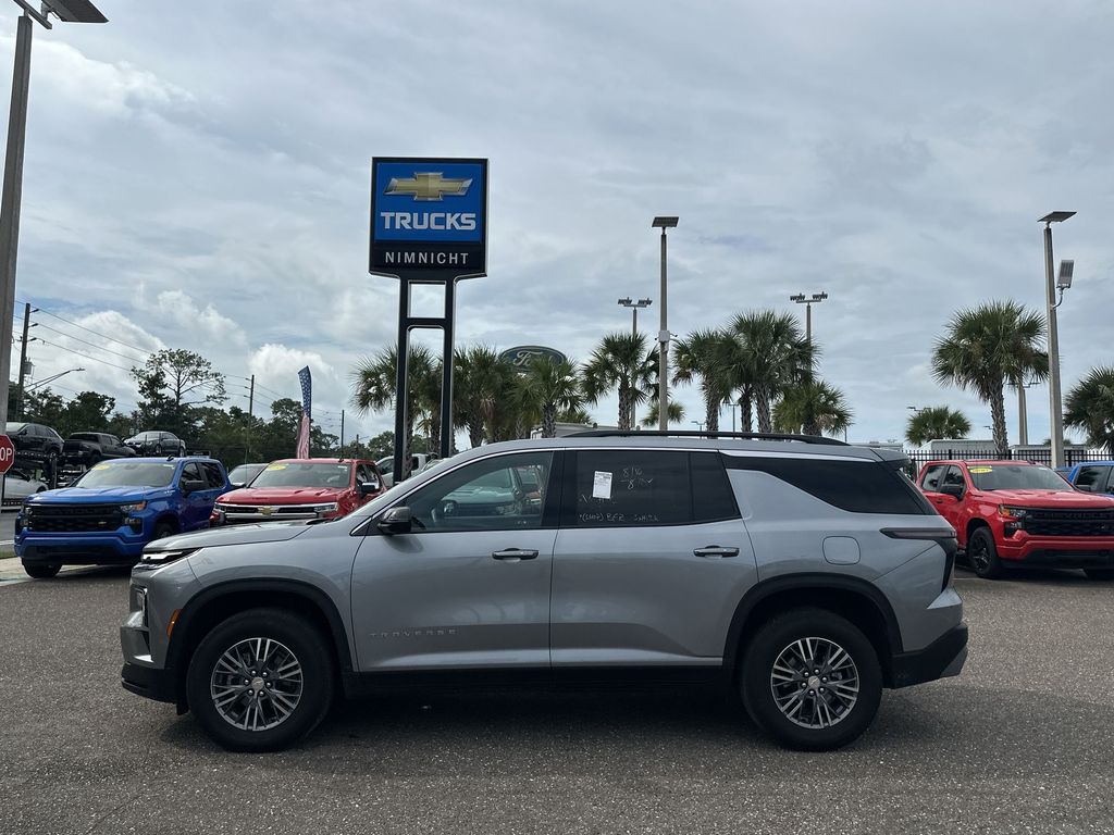 2024 Chevrolet Traverse photo 13