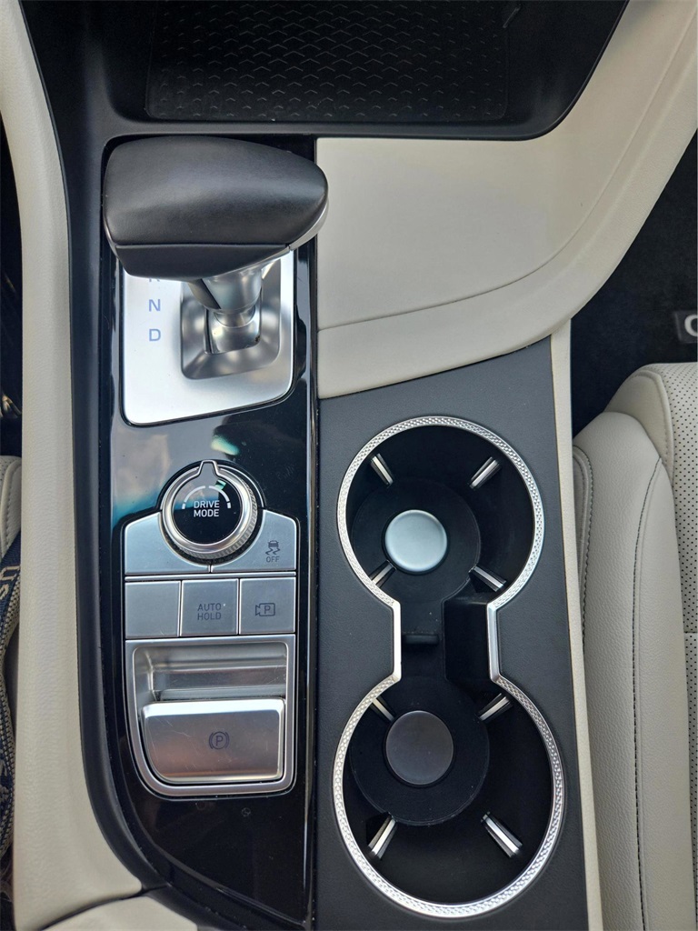 2024 Genesis G70 2.5T photo 14