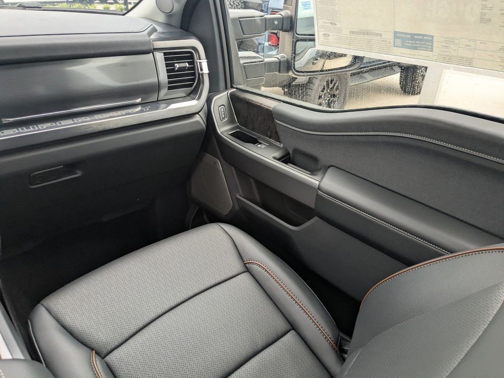 2025 Ford F-250 Lariat photo 21