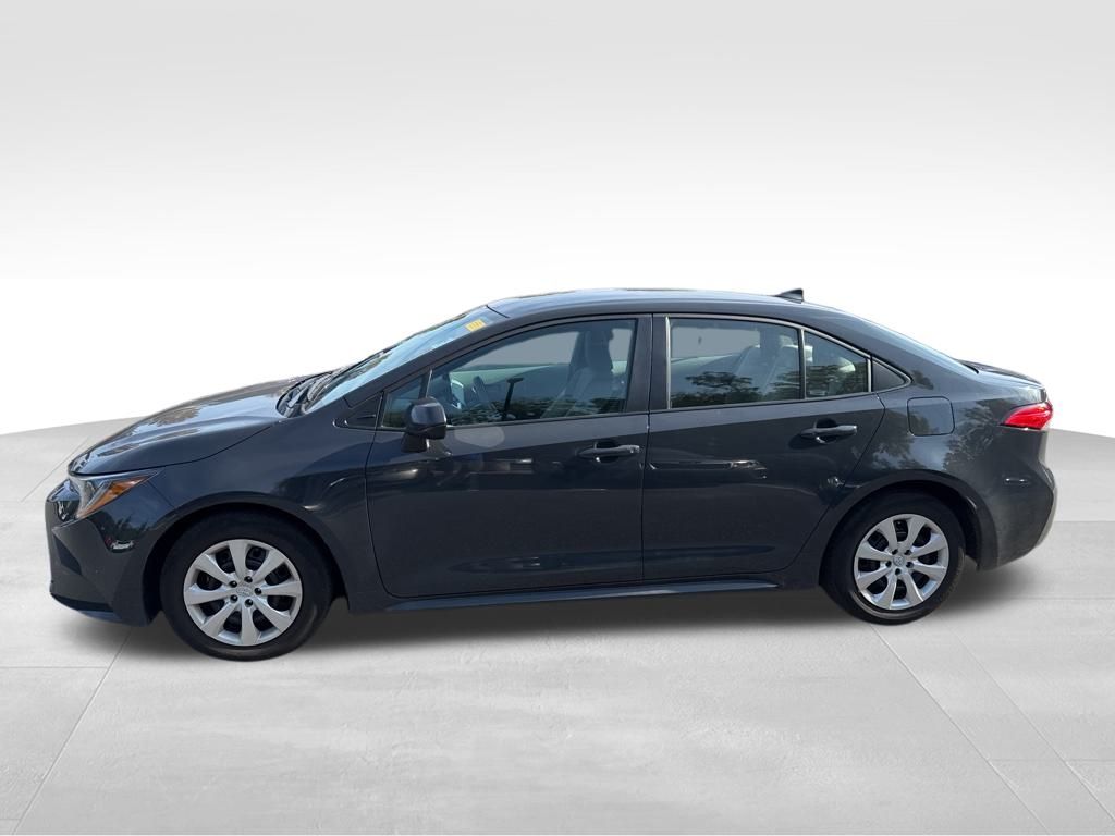 2024 Toyota Corolla LE photo 4