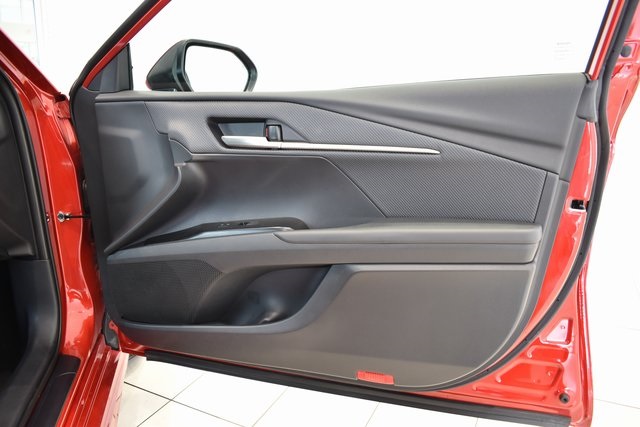 2025 Toyota Camry SE photo 10
