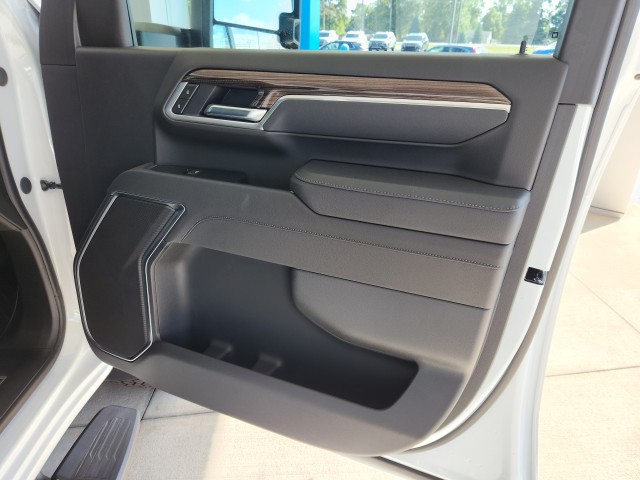 2025 Chevrolet Silverado 2500HD LT photo 13
