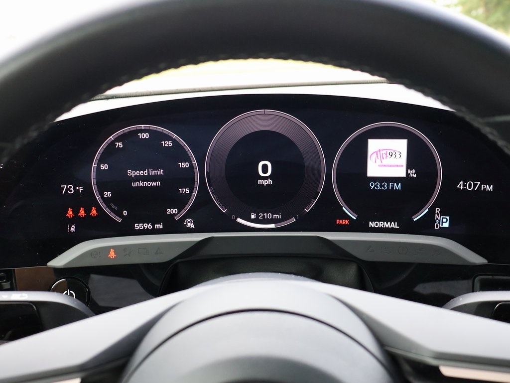 2025 Porsche Taycan 4S photo 23