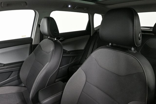 2022 Volkswagen Taos SE photo 4