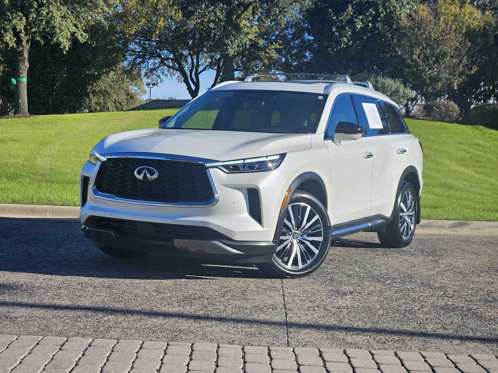 2025 INFINITI QX60 SENSORY's photo