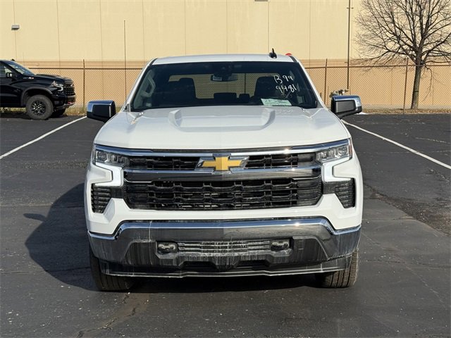 2026 Chevrolet Silverado 1500 LT photo 2